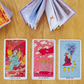 Sample content 4_The Cosmic Slumber Tarot