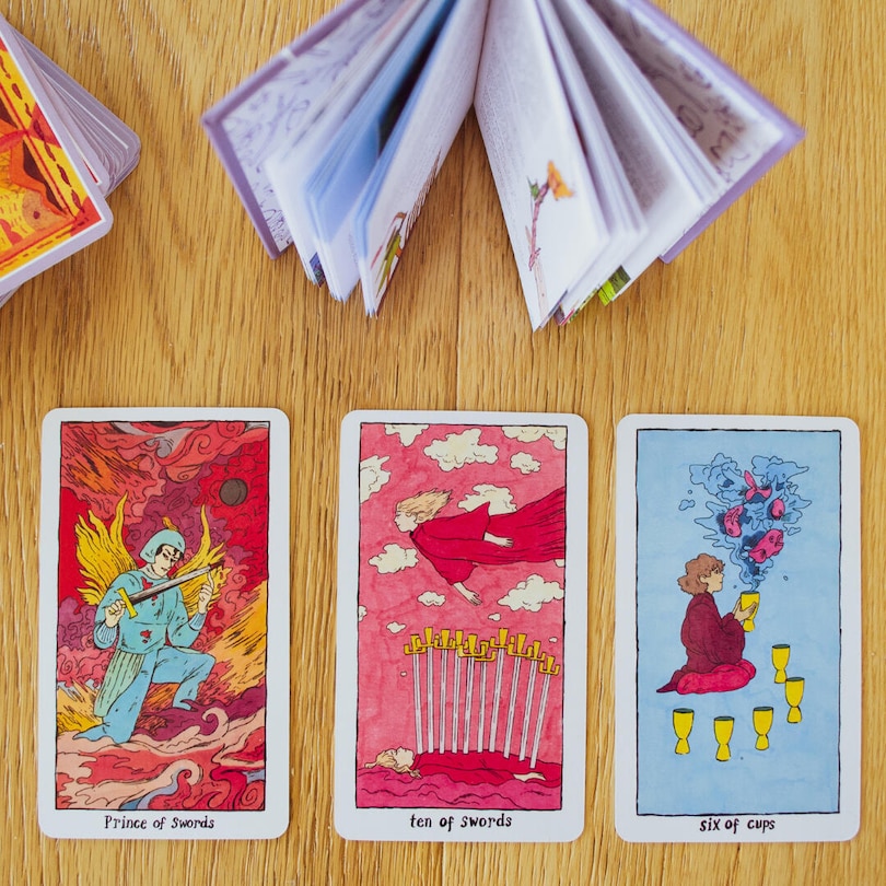 Sample content 4_The Cosmic Slumber Tarot
