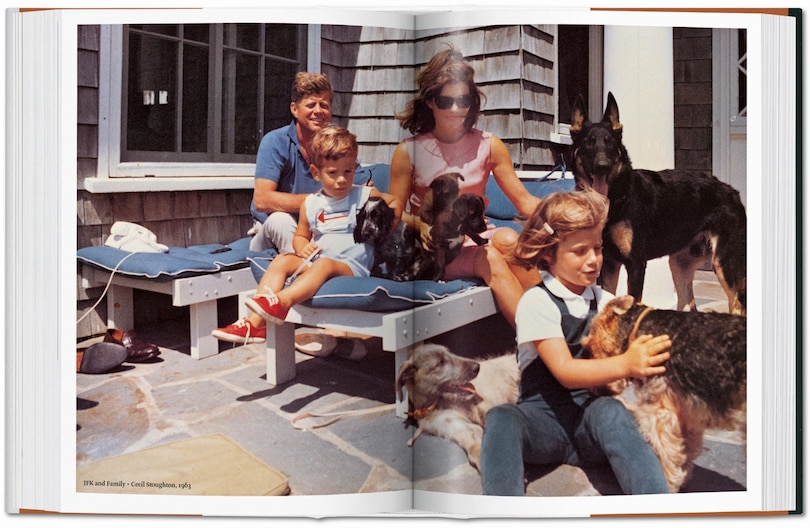 Sample content_The Dog in Photography 1839–Today
