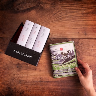 Aper&ccedil;u du contenu 2_The Hobbit & The Lord of the Rings Gift Set: A Middle-earth Treasury