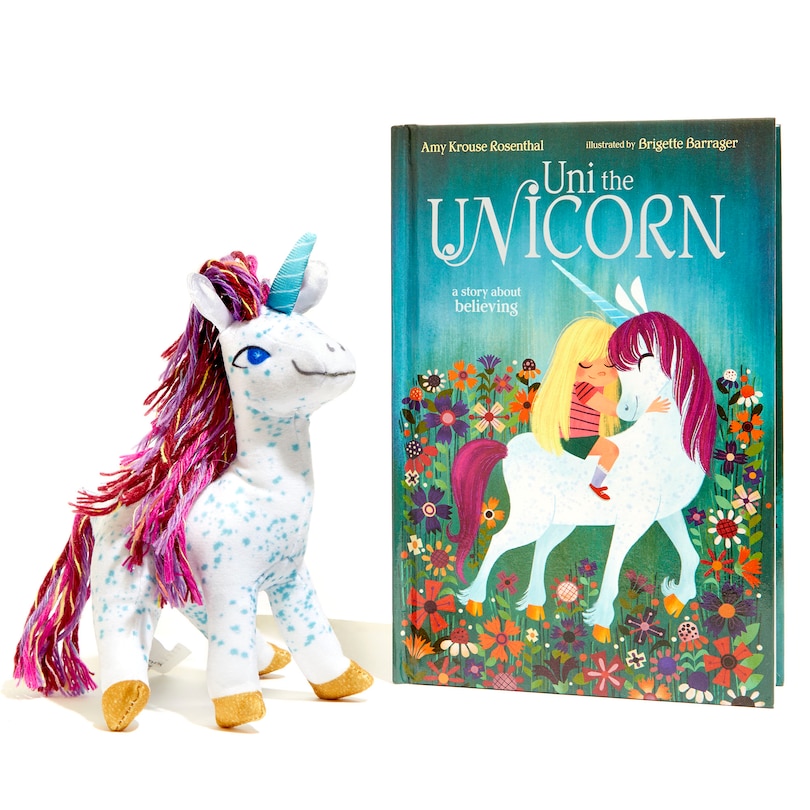 Aperçu du contenu 2_Uni The Unicorn Book And Toy Set