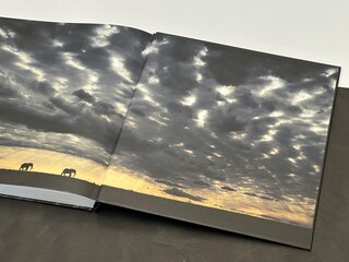 Sample content 3_Walk the Earth