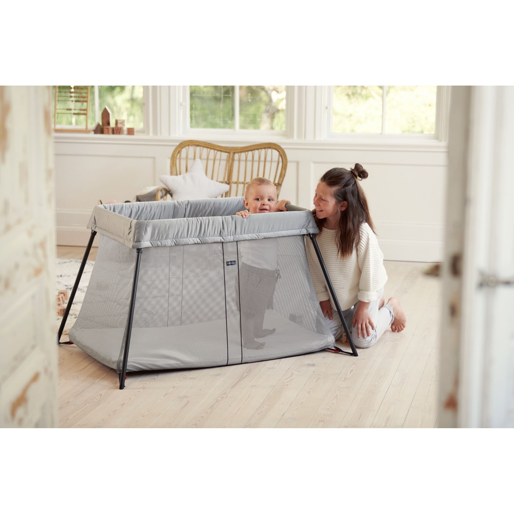 baby bjorn play yard light