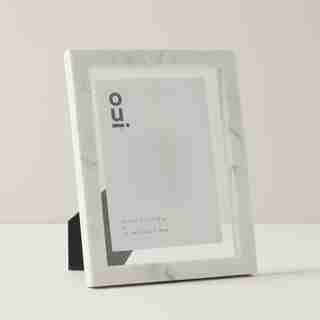 FLOATING MARBLE DESK FRAME WHITE 5" X 7"
