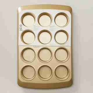Muffin Pan, Gold