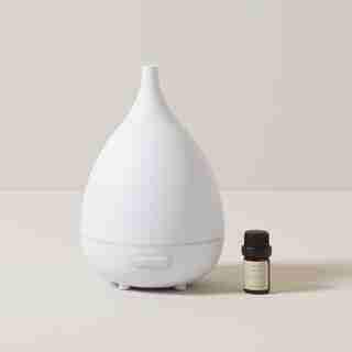 WHITE DIFFUSER WITH LAVENDER OIL