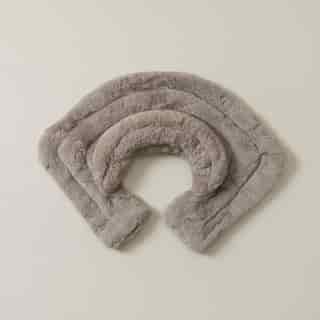 FAUX FUR NECK AND SHOULDER HEATING PAD TAUPE