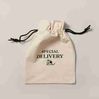 POCHETTE-CADEAU EN TOILE – SPECIAL DELIVERY