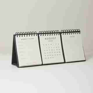 2022-2023 17-MONTH COMMAND CENTRE DESK CALENDAR