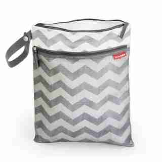 SKIP HOP GRAB & GO WET/DRY BAG CHEVRON