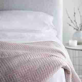 WELLNESS WEIGHTED BLANKET - 20LB, PINK