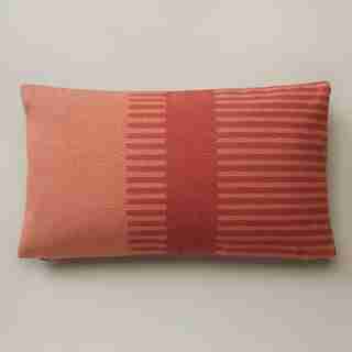 HOUSSE DE COUSSIN EN TRICOT RECYCLÉ – MOTIF À RAYURES, GERBERA (30,5 CM X 53,5 CM)