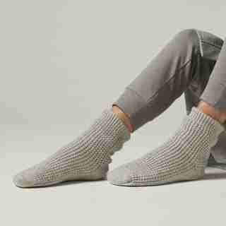 MEN’S LO-RISE WAFFLE READING SOCKS™, HEATHER GREY