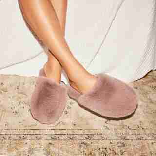 FAUX FUR SLIPPER, MINK MEDIUM-LARGE
