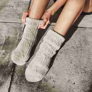 Chenille Cable Knit Mid-rise Reading Socks™, Dove Twist