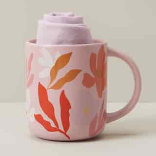 IKEBANA MUG WITH PINK SOCKS
