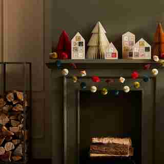 SET OF 4, VILLAGE ADVENT CALENDAR