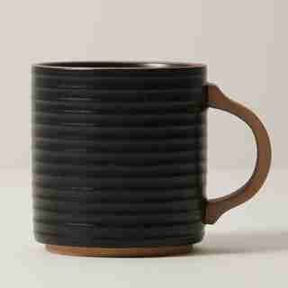 OUI RIDGED MUG BLACK