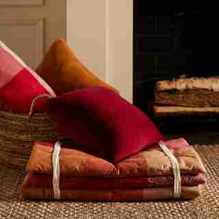 READING MAT, RED CHECK