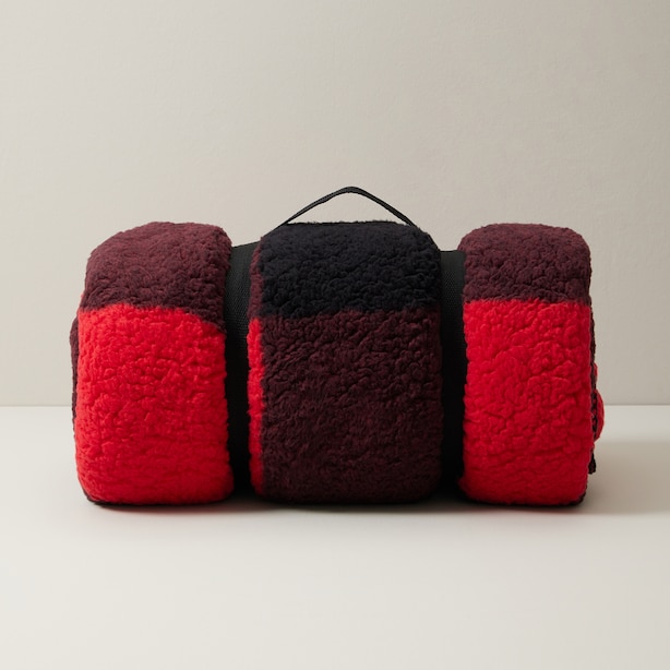 COUVERTURE EN SHERPA POUR TOUTE LA FAMILLE – CARREAUX ROUGES ET NOIRS, ROUGE