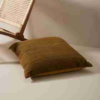 KNOTTED FLOOR PILLOW ECRU OLIVE