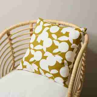 PRINTED OUTDOOR PILLOW CITRUS GROVE ECRU OLIVE 18” x 18”