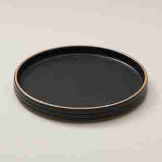PETITES ASSIETTES STRIÉES – NOIR (ENSEMBLE DE 4)