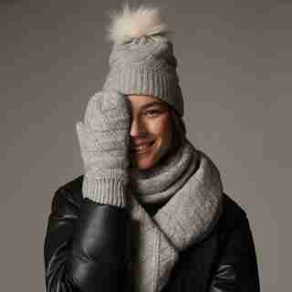 ALPINE POM HAT, HEATHER GREY