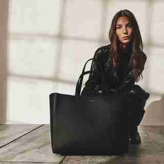 MAXI HEATHER EAST-WEST TOTE, BLACK