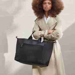 EVERYTHING WEEKENDER BAG, BLACK