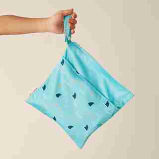 WET BAG, SHARK FIN