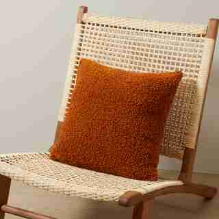HOUSSE DE COUSSIN EN FAUSSE FOURRURE PELUCHÉE – TERRE DE SIENNE (46 CM X 46 CM)