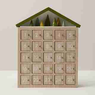 WOOD ADVENT HOUSE, GREEN & WHITE