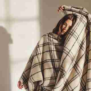 WEARABLE THROW BLANKET, IVORY PLAID