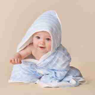 THE LITTLEST X HOLLY ORGANIC COTTON HOODED TOWEL, BLUE LINES