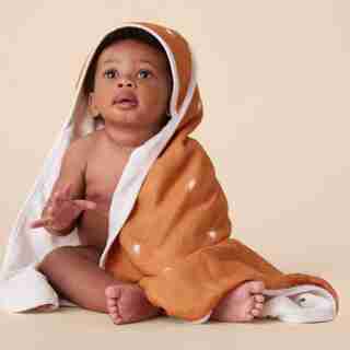 THE LITTLEST X HOLLY ORGANIC COTTON HOODED TOWEL, SUNRISE