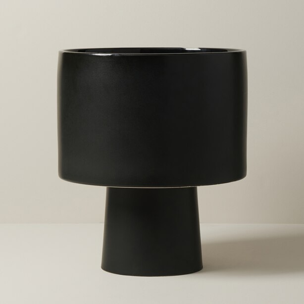 PEDESTAL PLANTER, BLACK 14"