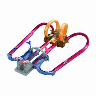 Hot Wheels MarioKart - Bowsers Castle Chaos Play Set