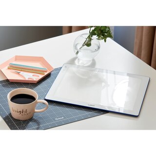 Cricut® BrightPad Go™ image number 7