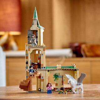 LEGO® Hogwarts™ Courtyard: Sirius’s Rescue - 76401 image number 4