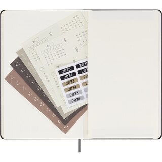 Moleskine Undated Weekly Planner image number 7