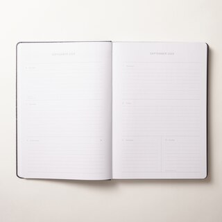 FRINGE STUDIO SHOOTING STARS 2024 PLANNER image number 3