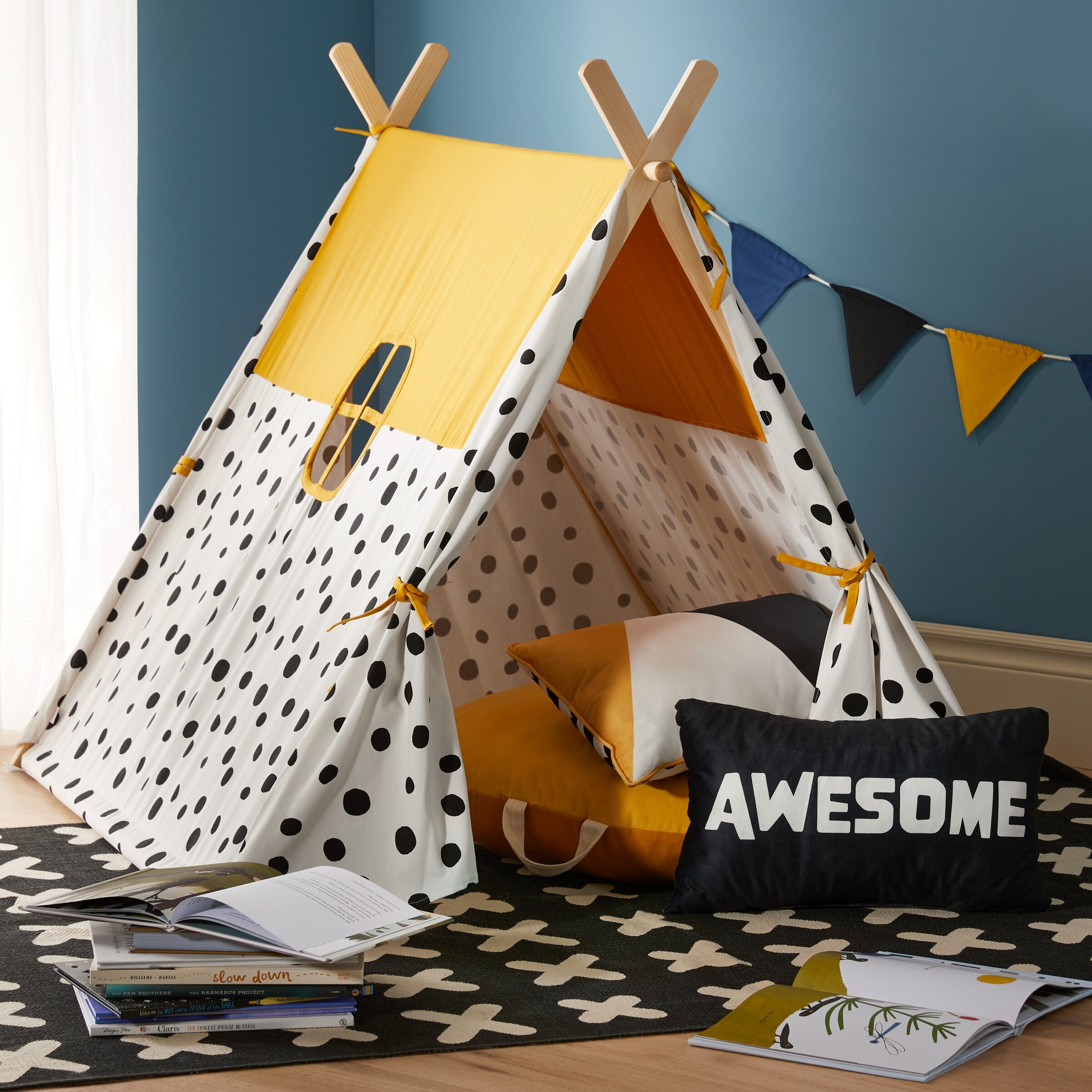 A frame shop play tent