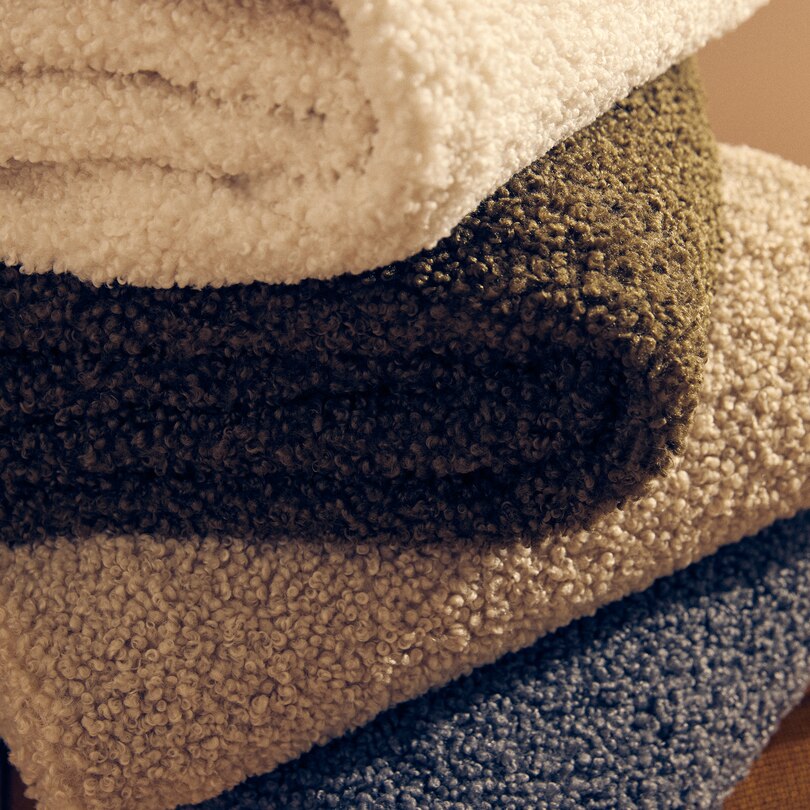 Shaggy Faux Fur Throw Blanket